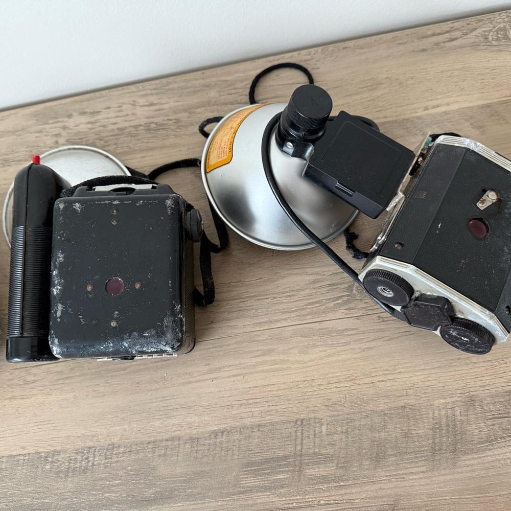 3 Vintage Cameras UNTESTED - Picture 6 of 8